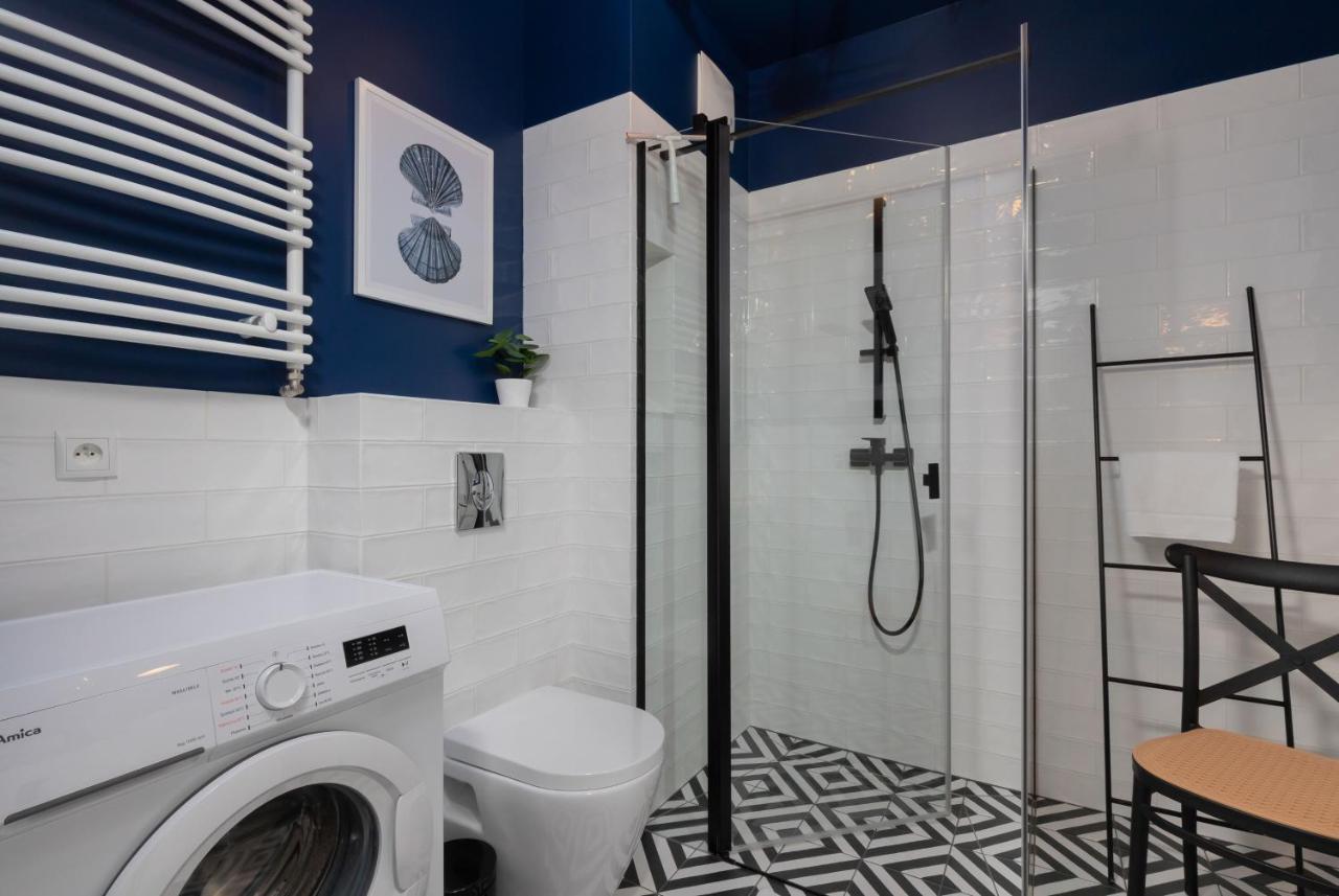 Huoneisto Stylish Atol With Free Parking In The Heart Of By Renters Gdańsk