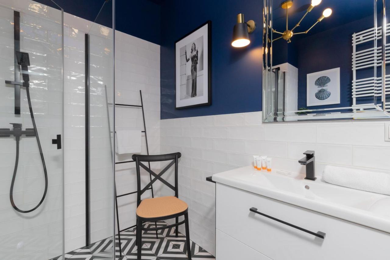 Apartment Stylish Atol With Free Parking In The Heart Of By Renters