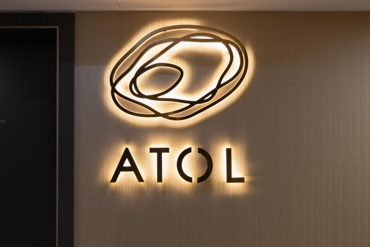 Stylish Atol With Free Parking In The Heart Of By Renters Apartment